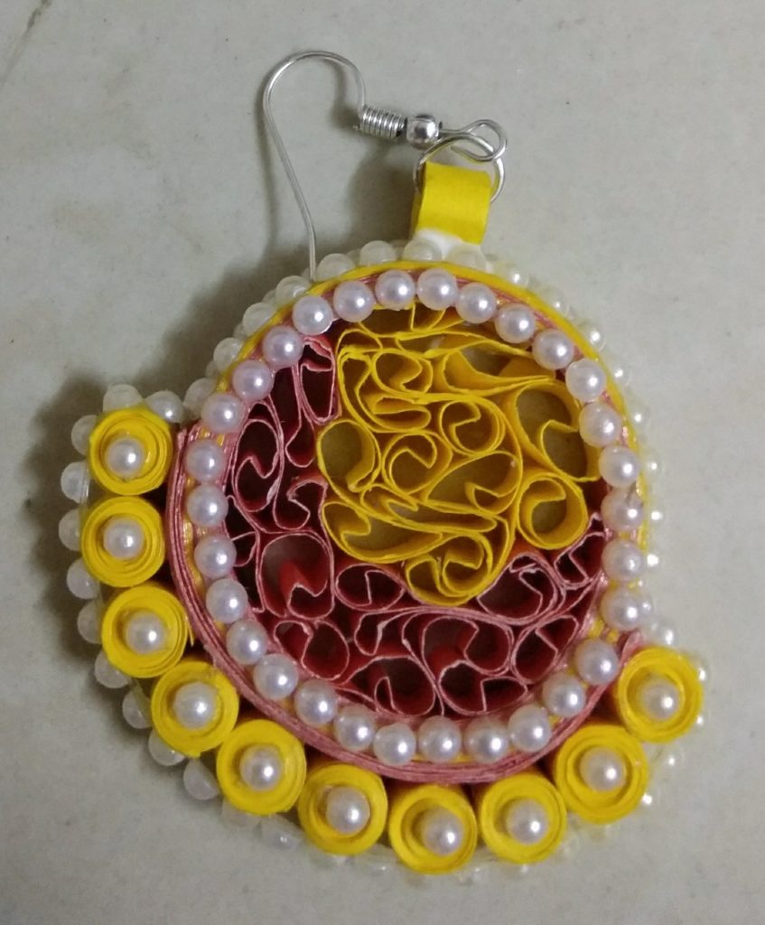 Unique handmade attractive paper quilling earring